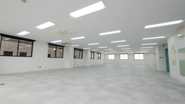 床材はフロアタイルに変更予定
